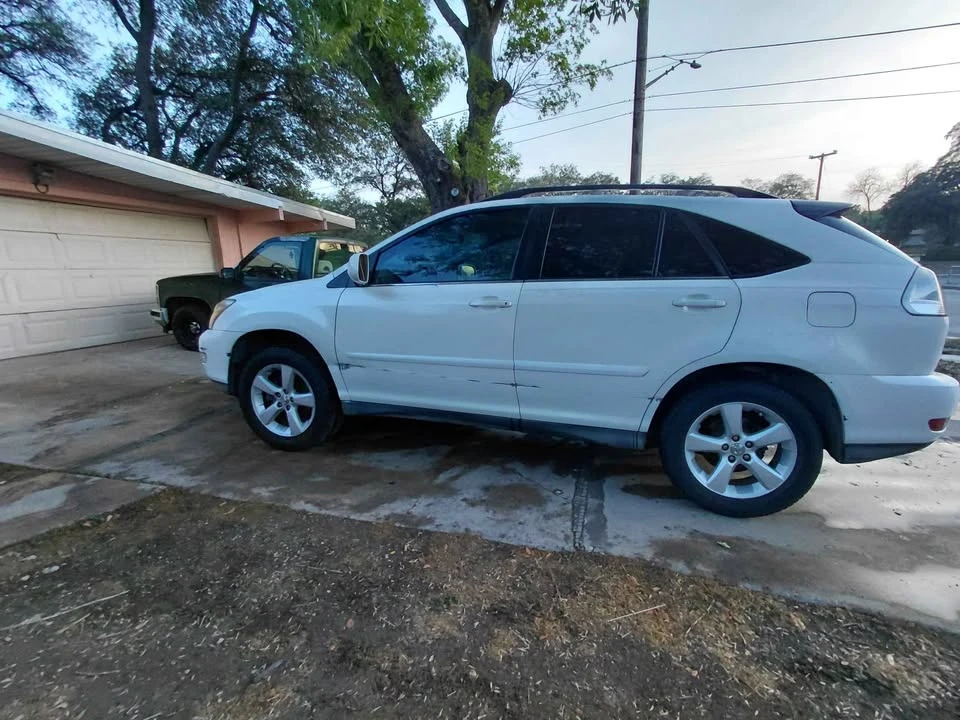 2004 Lexus RX 2nd Gen - Image 8 of 10