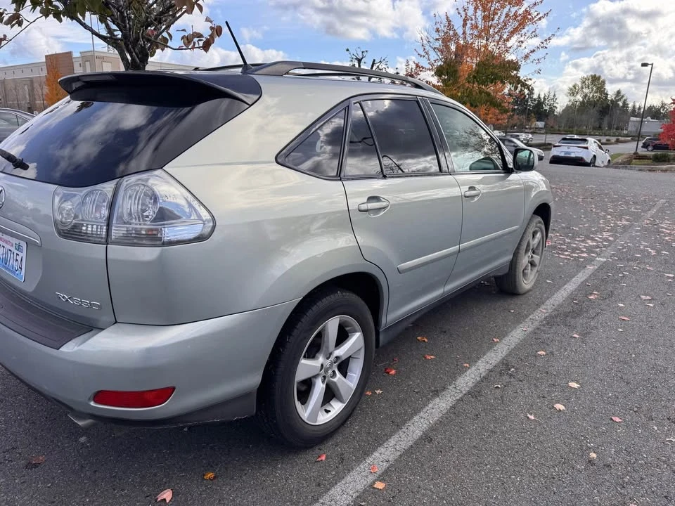 2004 Lexus RX 2nd Gen - Image 9 of 10