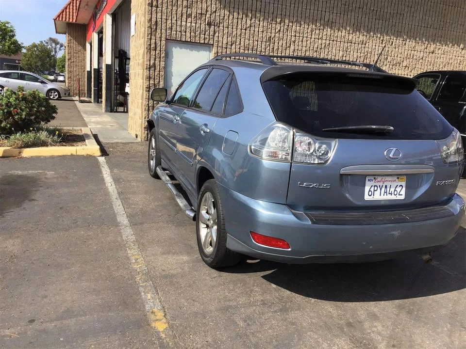 2004 Lexus RX 2nd Gen - Image 3 of 4