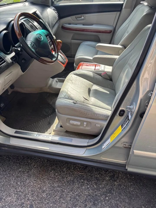 2004 Lexus RX 2nd Gen - Image 7 of 8