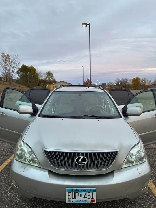2004 Lexus RX 2nd Gen - Image 2 of 17