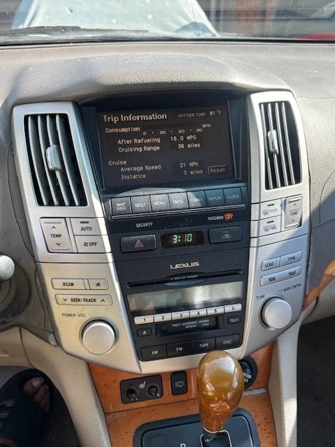2004 Lexus RX 2nd Gen - Image 2 of 9
