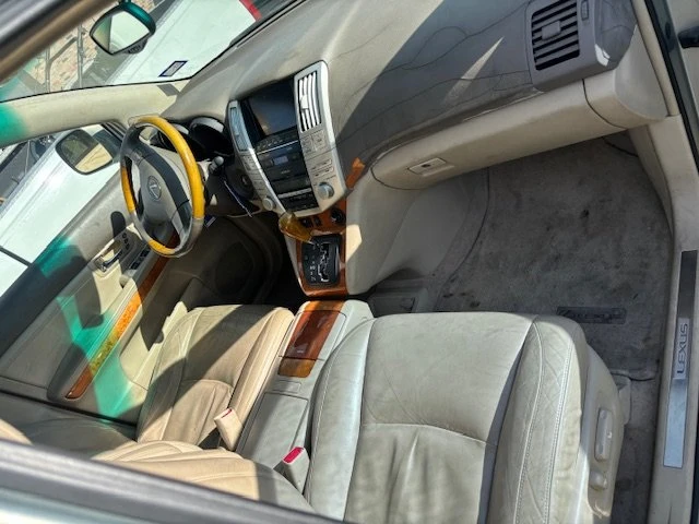 2004 Lexus RX 2nd Gen - Image 5 of 9