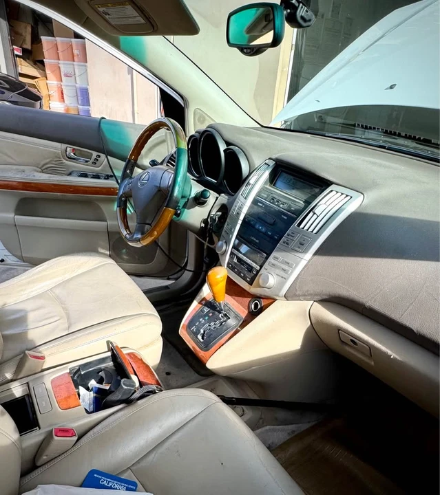 2004 Lexus RX 2nd Gen - Image 5 of 7