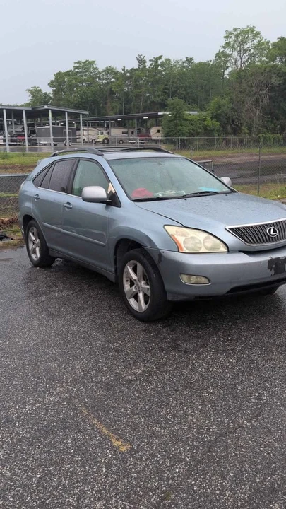 2004 Lexus RX 2nd Gen - Image 3 of 4