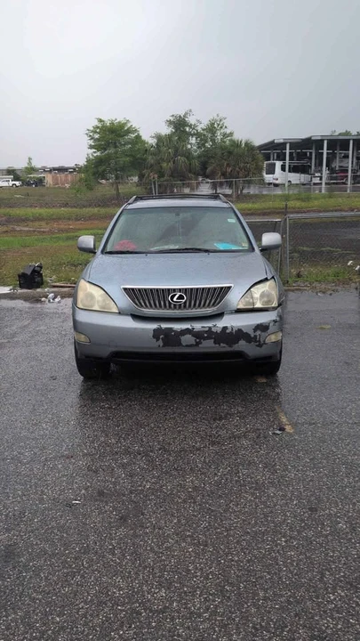 2004 Lexus RX 2nd Gen - Image 2 of 4