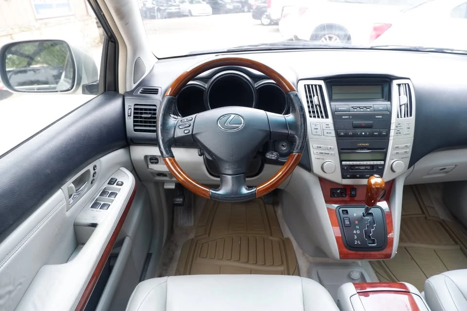 2004 Lexus RX 2nd Gen - Image 10 of 19