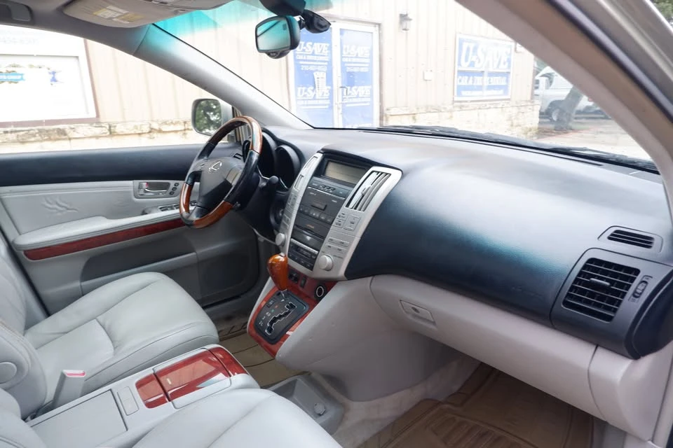 2004 Lexus RX 2nd Gen - Image 17 of 19