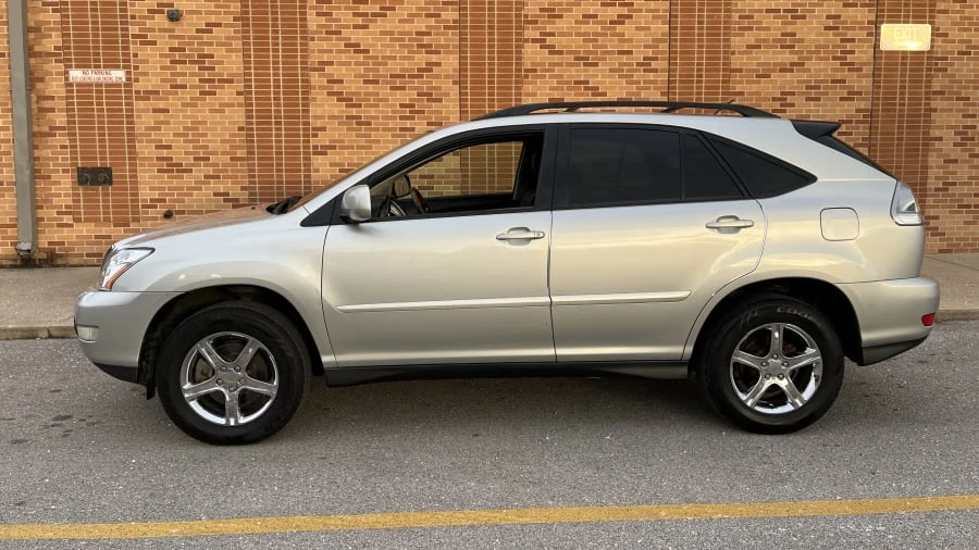 2004 Lexus RX 2nd Gen - Image 2 of 9