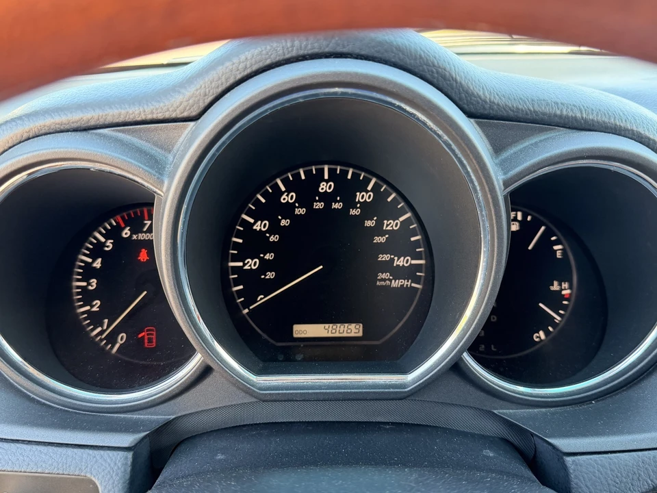 2004 Lexus RX 2nd Gen - Image 12 of 21