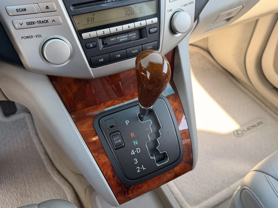 2004 Lexus RX 2nd Gen - Image 14 of 21