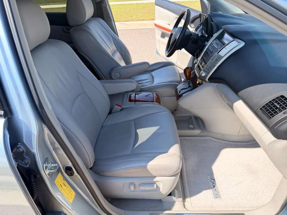 2004 Lexus RX 2nd Gen - Image 15 of 21