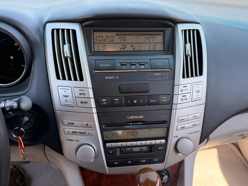 2004 Lexus RX 2nd Gen - Image 13 of 21