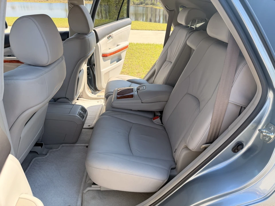 2004 Lexus RX 2nd Gen - Image 17 of 21