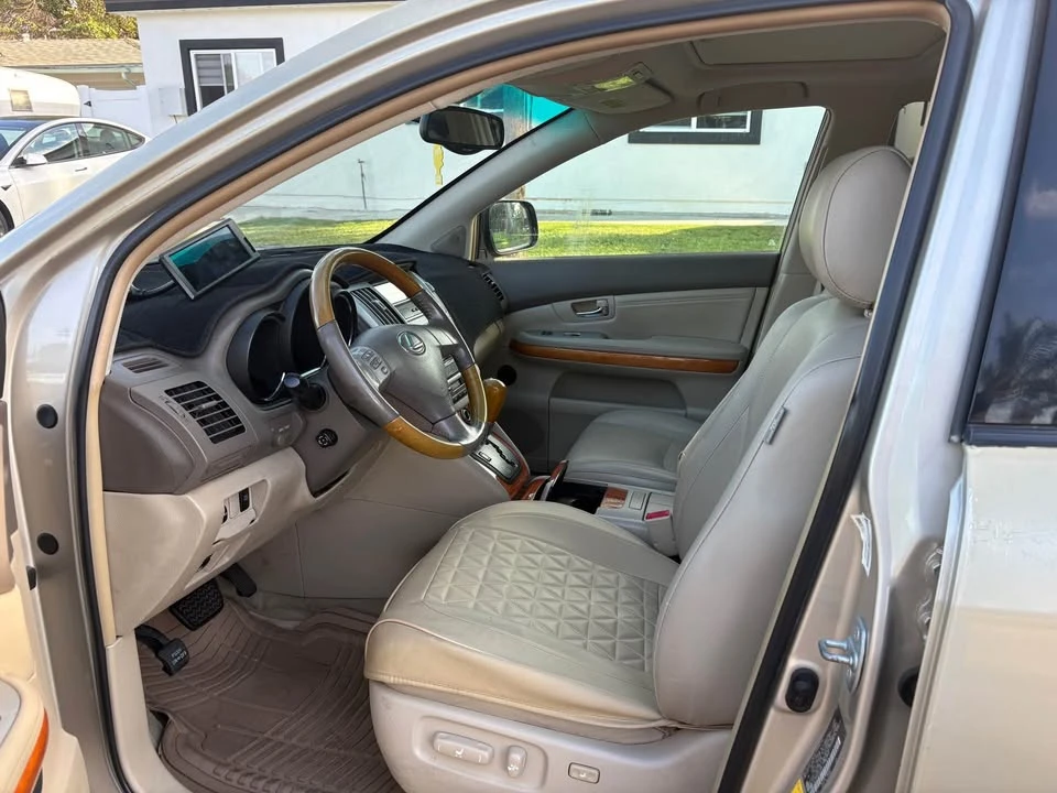 2004 Lexus RX 2nd Gen - Image 6 of 10