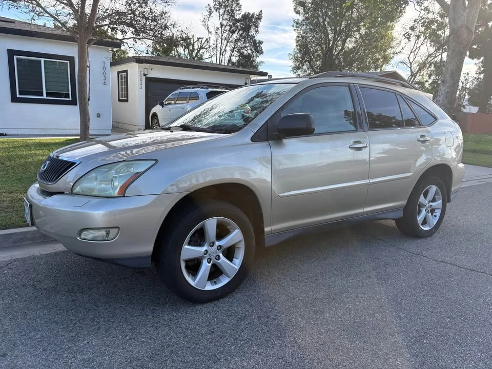 2004 Lexus RX 2nd Gen - Image 5 of 10
