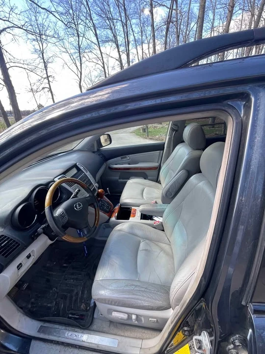 2004 Lexus RX 2nd Gen - Image 9 of 10