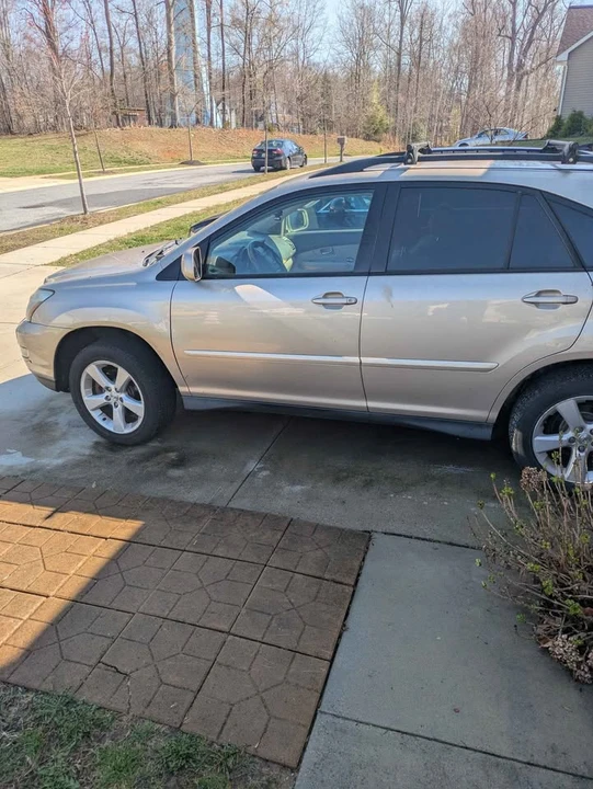 2004 Lexus RX 2nd Gen - Image 9 of 10