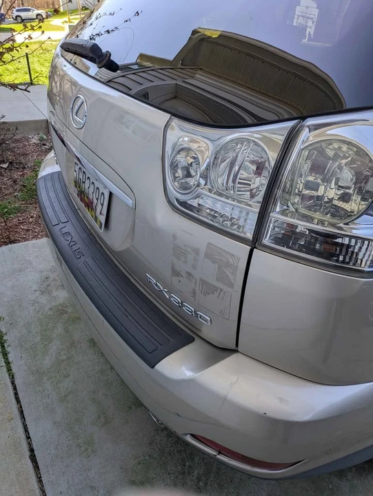2004 Lexus RX 2nd Gen - Image 3 of 10
