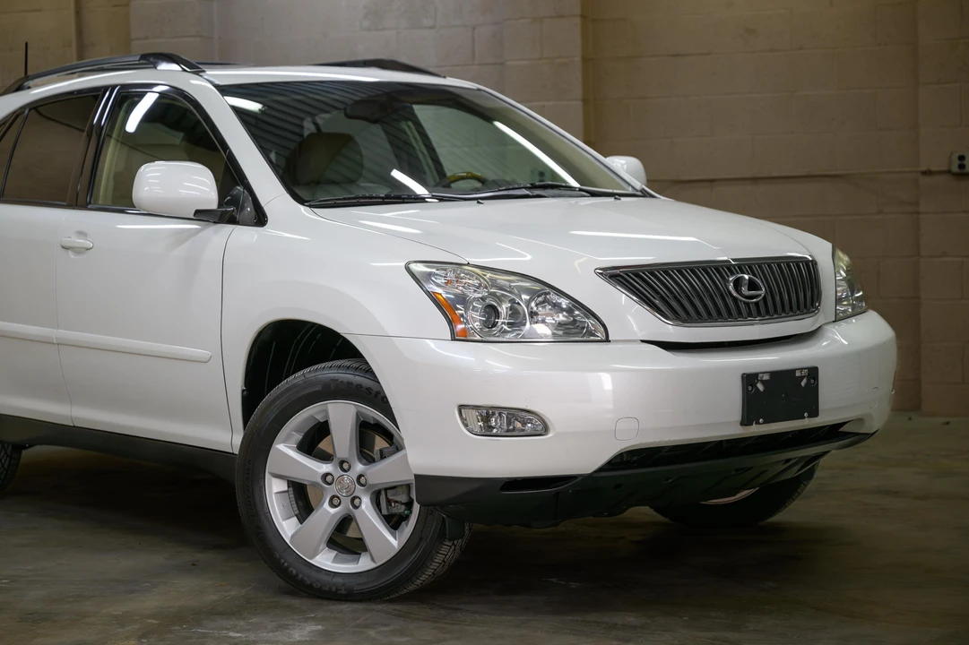 2004 Lexus RX 2nd Gen - Image 23 of 31