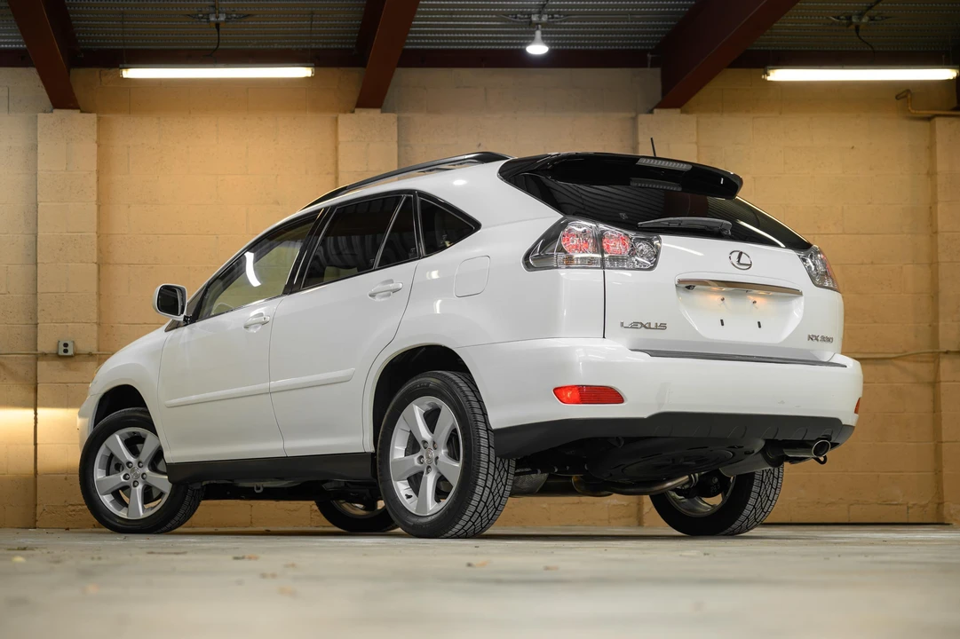 2004 Lexus RX 2nd Gen - Image 13 of 31