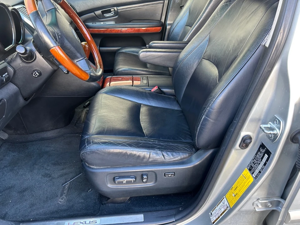 2004 Lexus RX 2nd Gen - Image 9 of 19