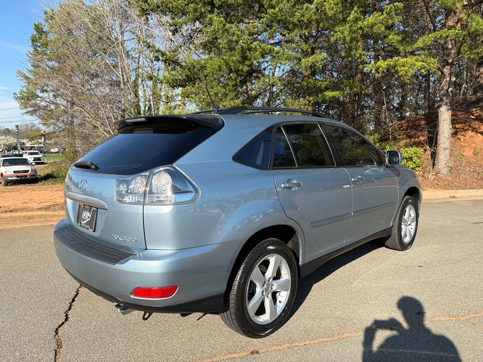 2004 Lexus RX 2nd Gen - Image 11 of 31
