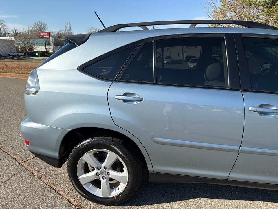 2004 Lexus RX 2nd Gen - Image 21 of 31
