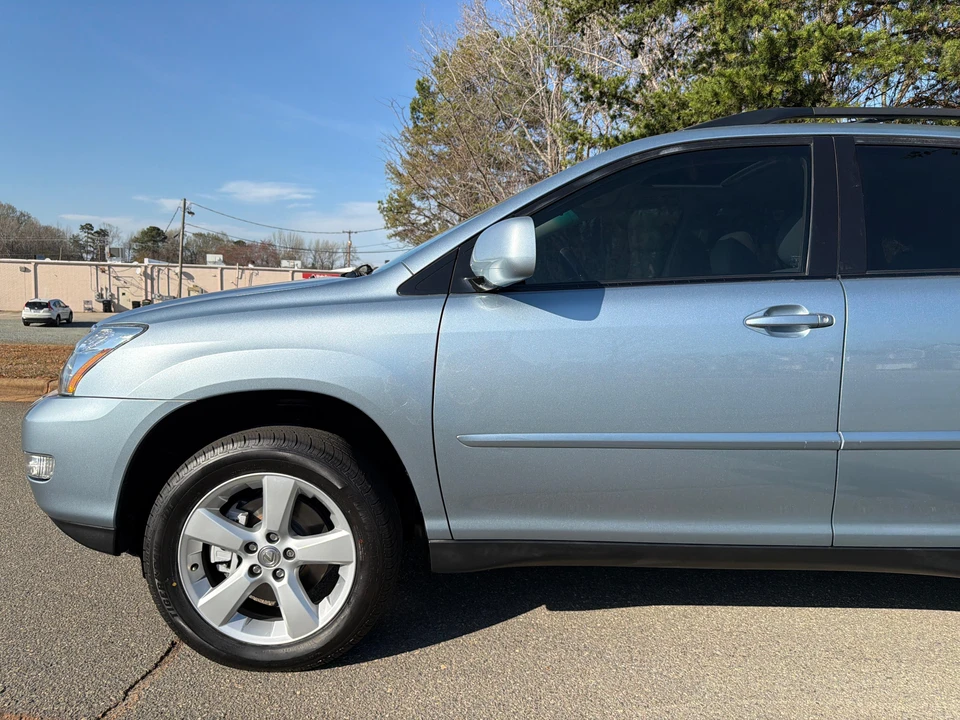 2004 Lexus RX 2nd Gen - Image 15 of 31