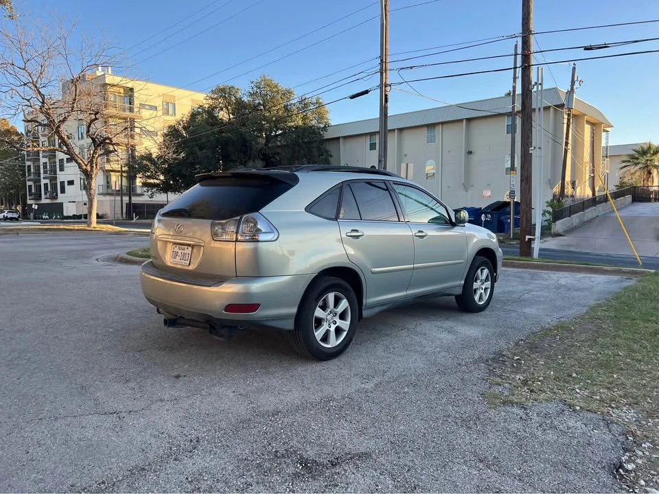2004 Lexus RX 2nd Gen - Image 4 of 5