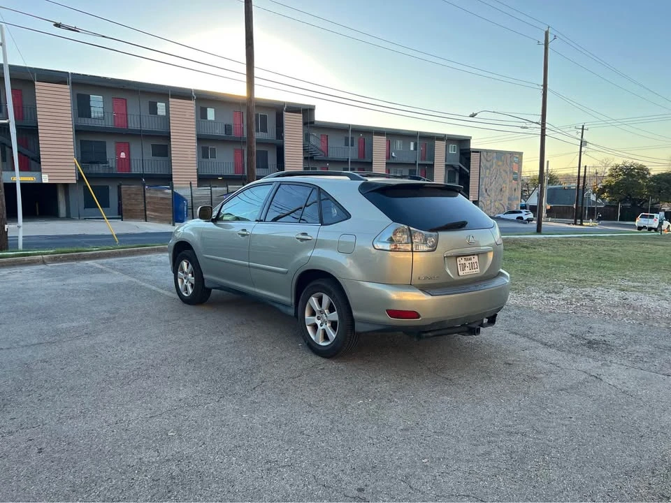 2004 Lexus RX 2nd Gen - Image 3 of 5