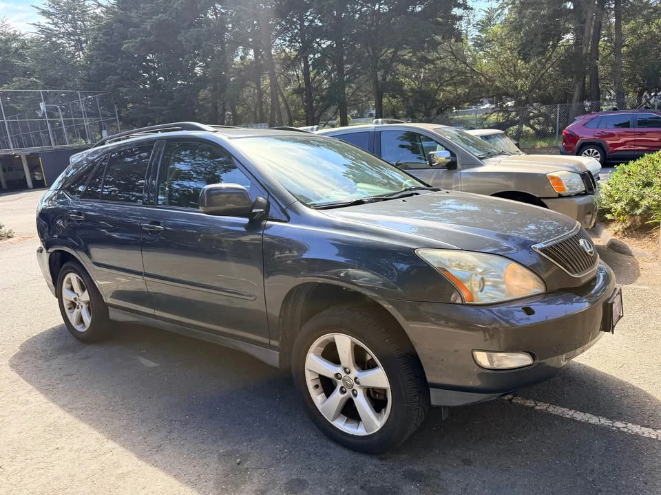 2004 Lexus RX 2nd Gen - Image 2 of 10