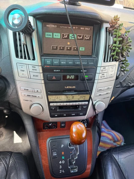 2004 Lexus RX 2nd Gen - Image 8 of 10