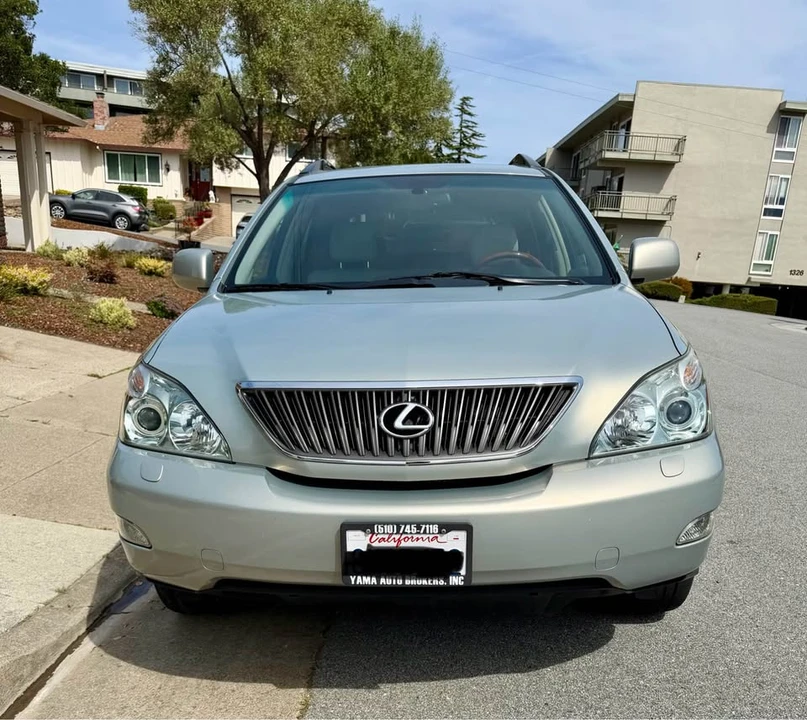 2004 Lexus RX 2nd Gen - Image 7 of 10