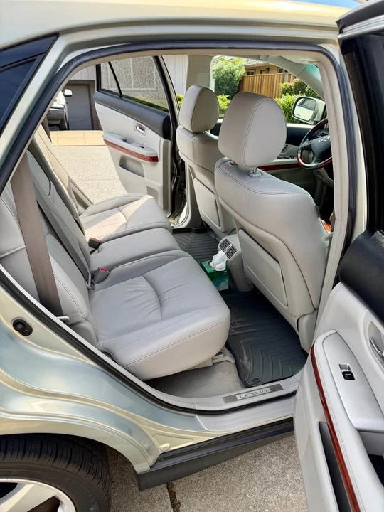 2004 Lexus RX 2nd Gen - Image 9 of 10