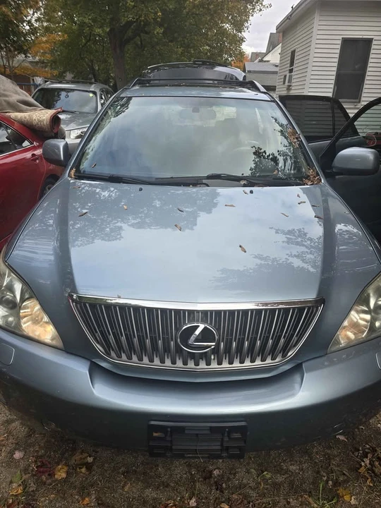 2004 Lexus RX 2nd Gen - Image 9 of 15