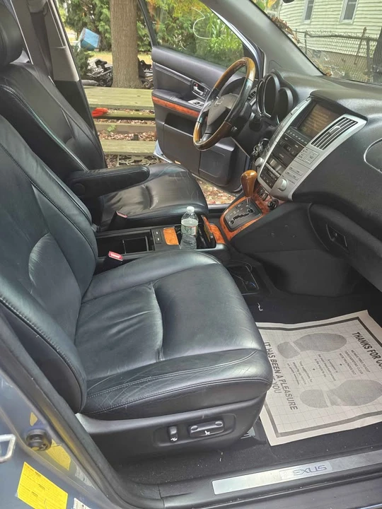 2004 Lexus RX 2nd Gen - Image 10 of 15