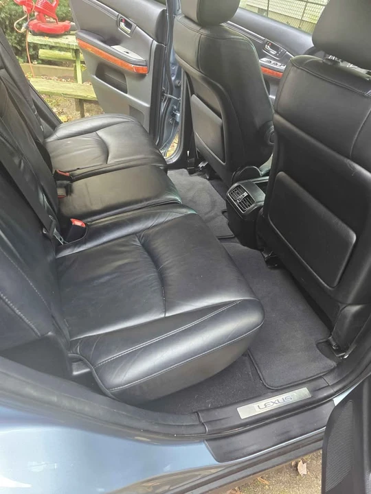 2004 Lexus RX 2nd Gen - Image 11 of 15