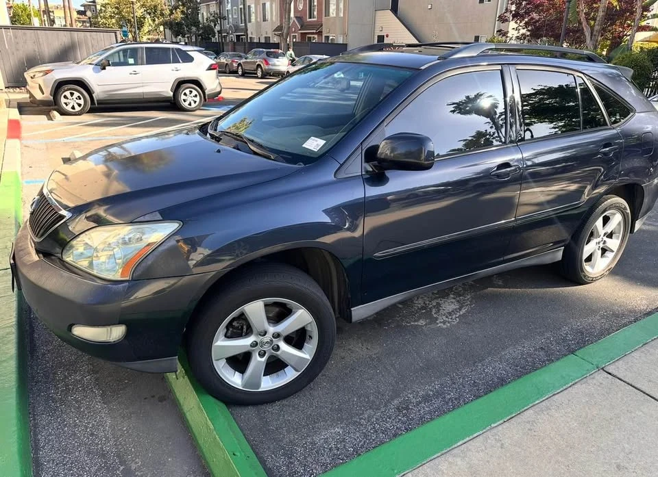 2004 Lexus RX 2nd Gen - Image 2 of 4