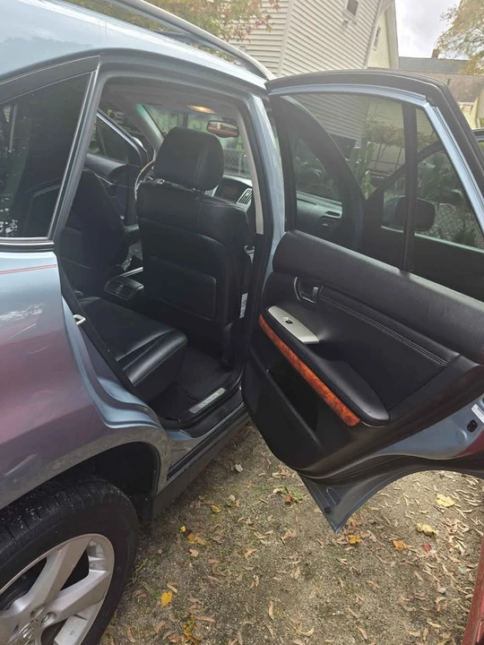 2004 Lexus RX 2nd Gen - Image 13 of 15