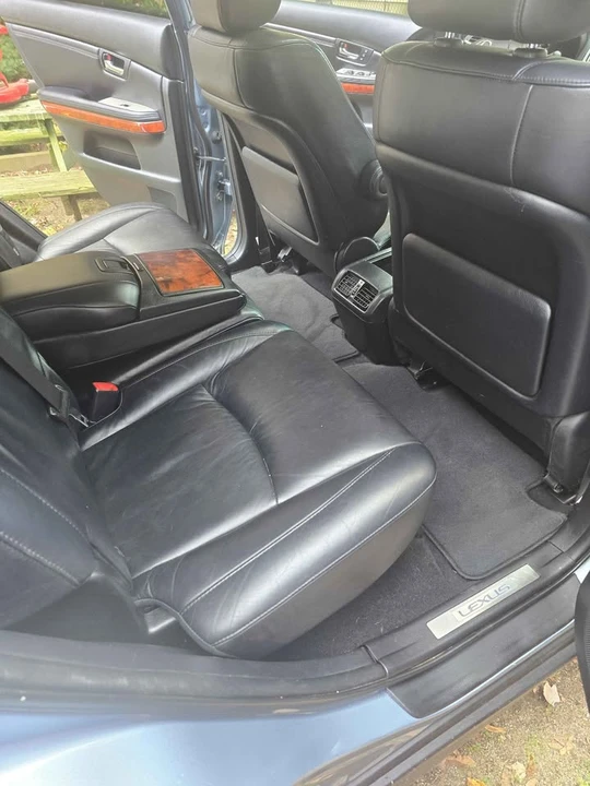 2004 Lexus RX 2nd Gen - Image 12 of 15