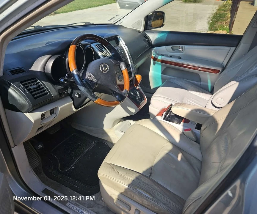2004 Lexus RX 2nd Gen - Image 7 of 10