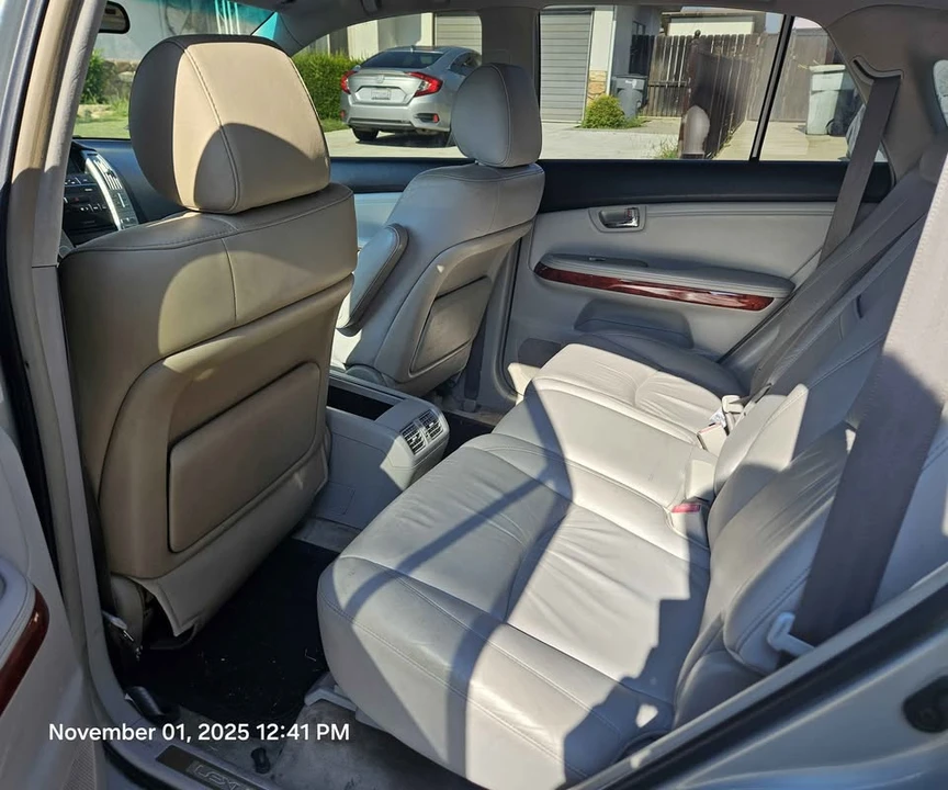 2004 Lexus RX 2nd Gen - Image 5 of 10