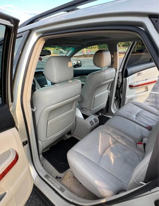 2004 Lexus RX 2nd Gen - Image 9 of 16