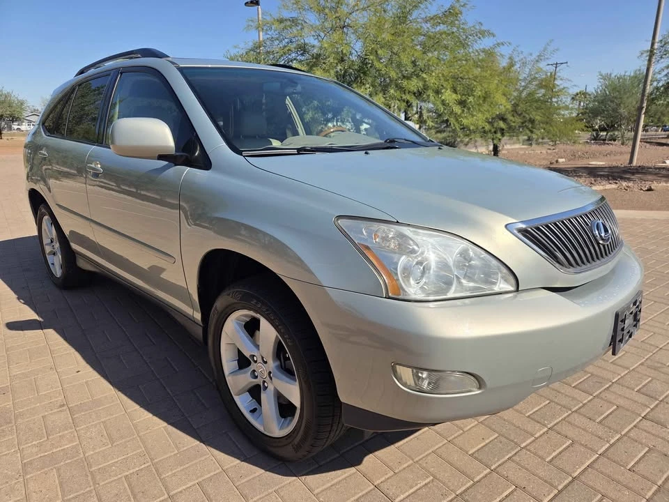 2004 Lexus RX 2nd Gen - Image 5 of 9