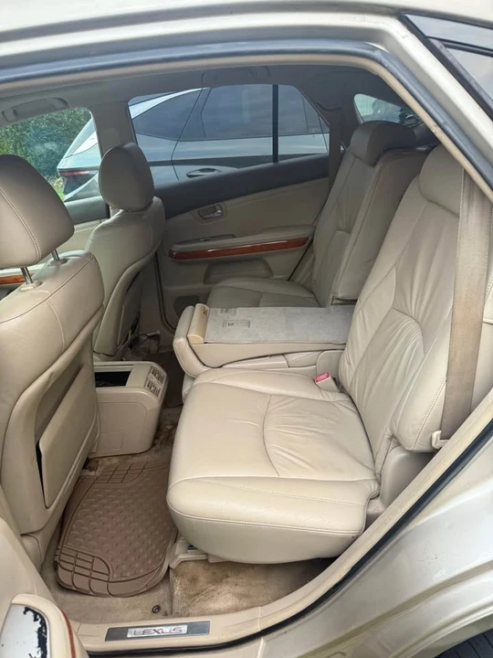 2004 Lexus RX 2nd Gen - Image 4 of 4