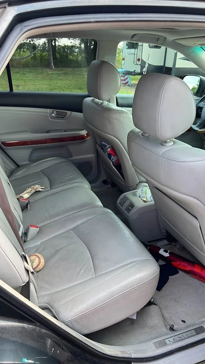 2004 Lexus RX 2nd Gen - Image 4 of 5
