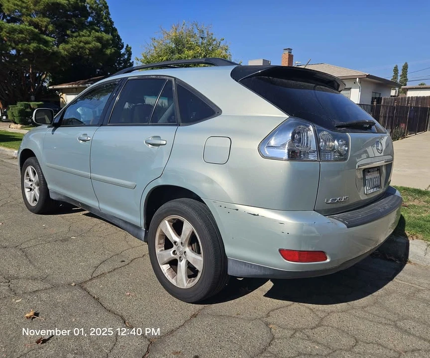 2004 Lexus RX 2nd Gen - Image 3 of 10