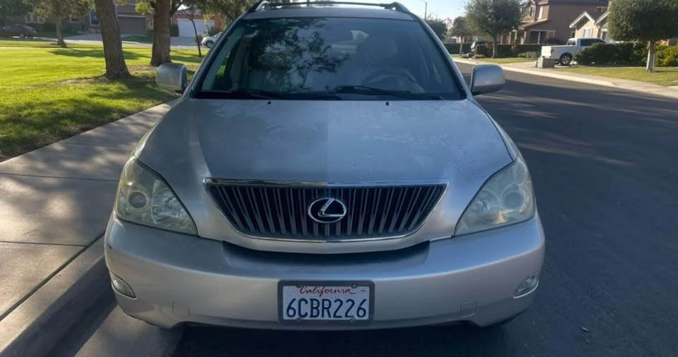 2004 Lexus RX 2nd Gen - Image 4 of 10