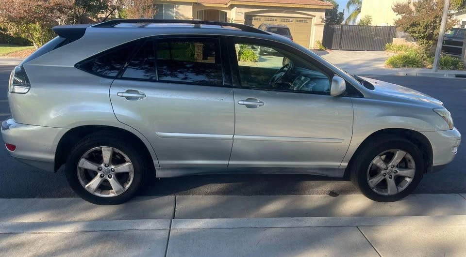 2004 Lexus RX 2nd Gen - Image 2 of 10
